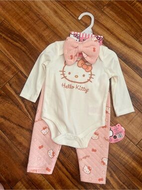 Hello Kitty Cream & Light Pink Baby 3-Piece Outfit with Bow
